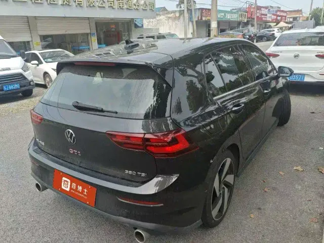 Volkswagen Golf GTI — Фото автомобиля 2