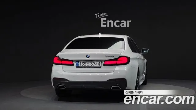 BMW 5 Series G30 — Фото автомобиля 4