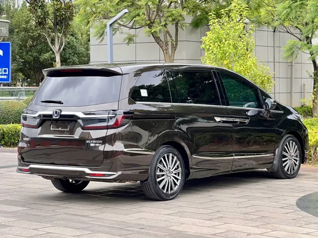 Honda Elysion — Фото автомобиля 6