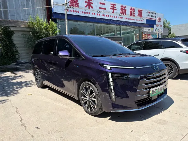 GAC Trumpchi E8 — Фото автомобиля 2