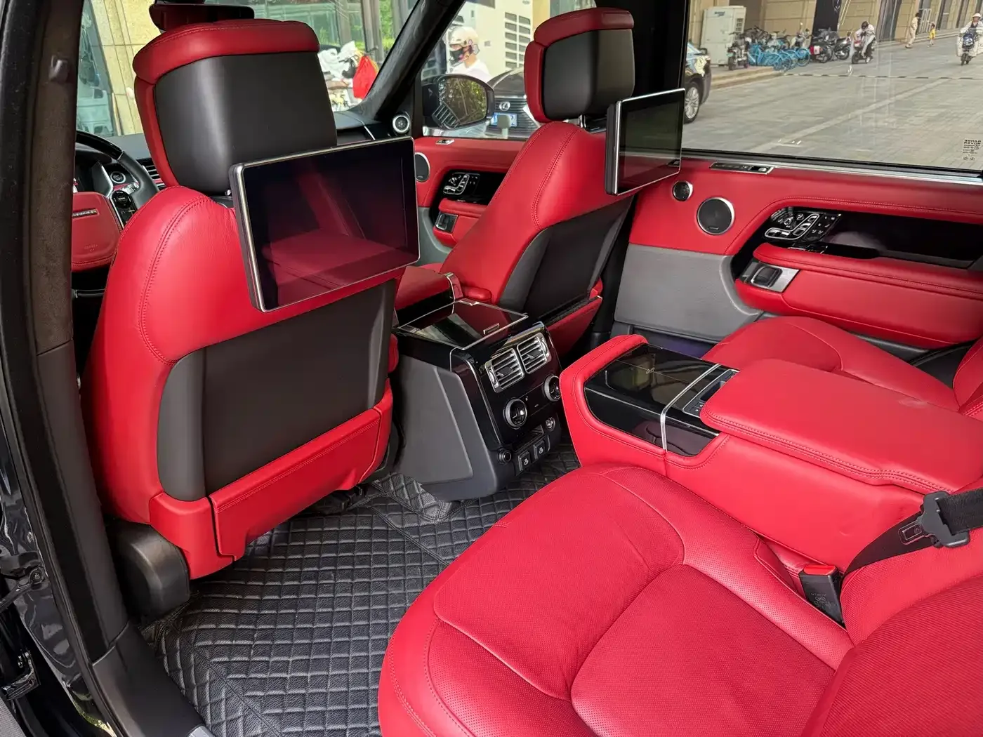 Land Rover Range Rover 2022 3.0 L6 400PS Prestige Genesis Extended Edition — Фото автомобиля 10