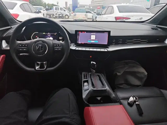 MG MG5 2023 180DVVT CVT Luxury Edition — Фото автомобиля 9