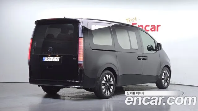 Hyundai Staria Staria 4WD Lounge 9 мест — Фото автомобиля 2