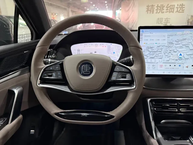 BYD Tang — Фото автомобиля 8