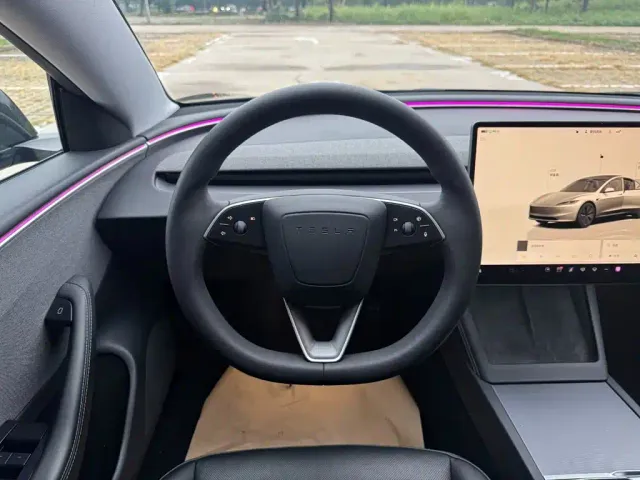 Tesla Model 3 2023 Rear-Wheel Drive — Фото автомобиля 18