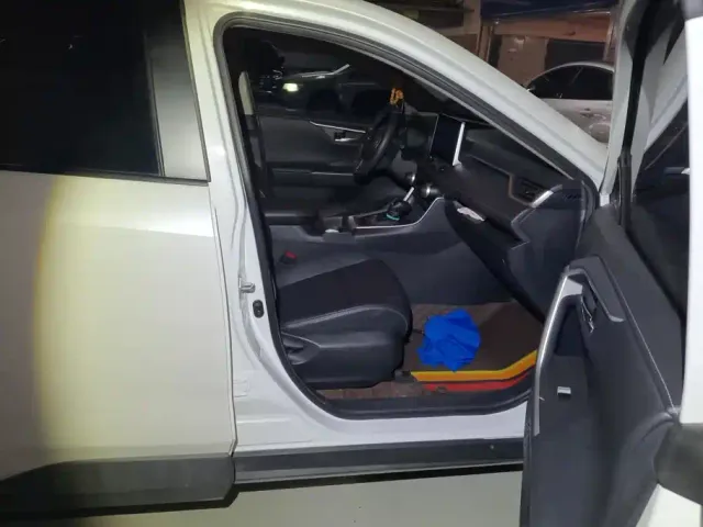 Toyota RAV4 — Фото автомобиля 8