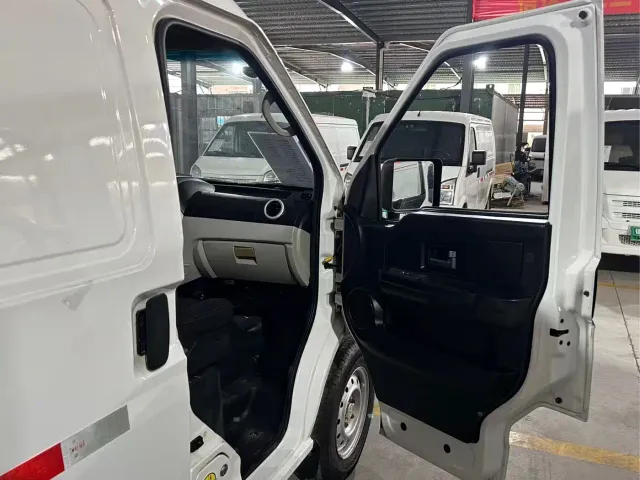 Ruichi New Energy EC35 — Фото автомобиля 2