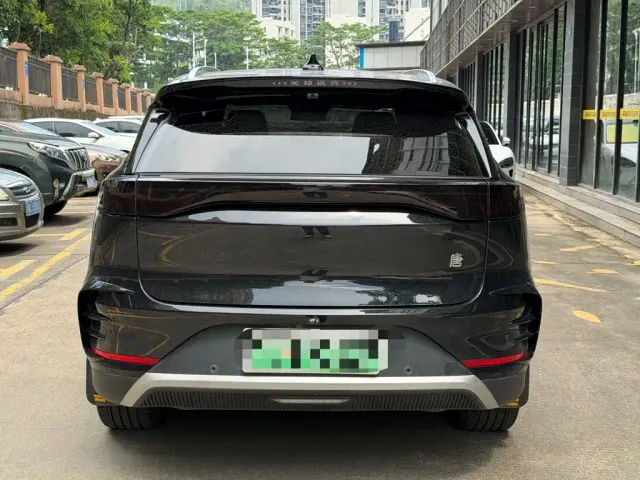 BYD Tang — Фото автомобиля 5