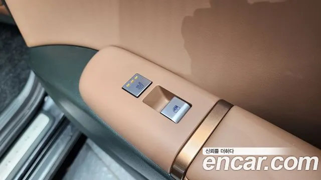 Hyundai Grandeur Grandeur (GN7) 3.5 Бензин 4WD — Фото автомобиля 18