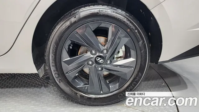 Hyundai AVANTE Avante (CN7) — Фото автомобиля 18
