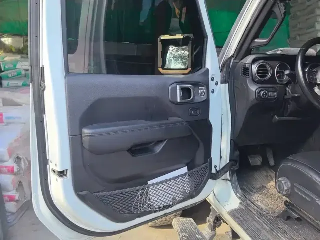 Jeep Wrangler — Фото автомобиля 7