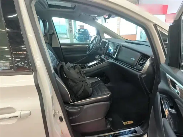 GAC Trumpchi M8 — Фото автомобиля 24