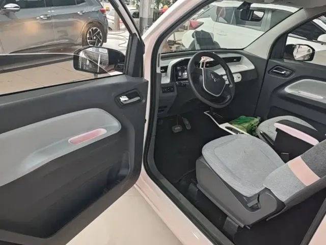 Wuling Hongguang Mini EV — Фото автомобиля 15