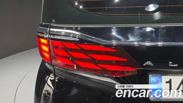Toyota Alphard Generation 4 — Фото автомобиля 22