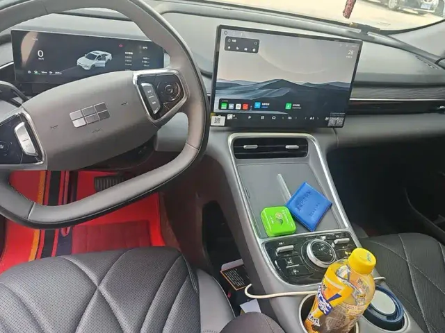 Geely Galaxy L6 — Фото автомобиля 12
