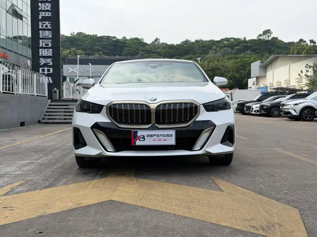 BMW 5 Series — Фото автомобиля 4