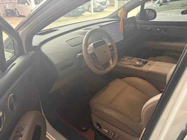 Li Auto i6 — Фото автомобиля 5
