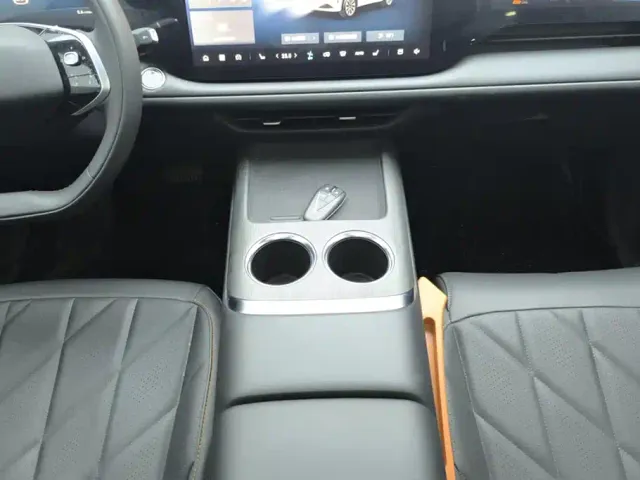 Changan CS75 Plus — Фото автомобиля 16