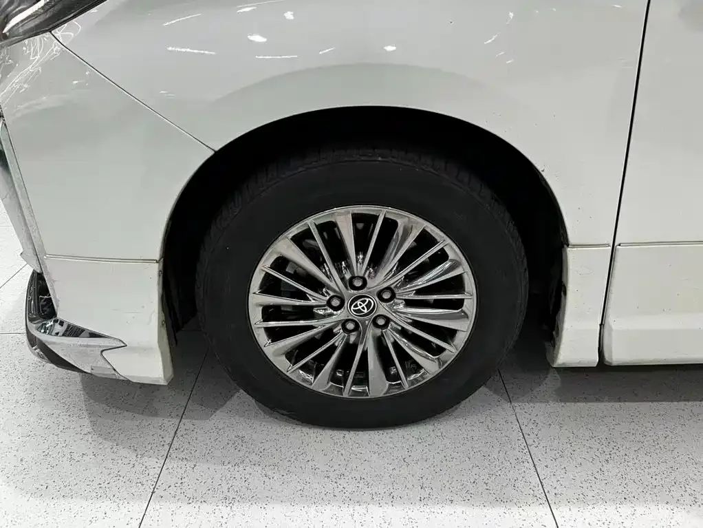 Toyota Alphard 2021 Hybrid 2.5L Luxury — Фото автомобиля 3