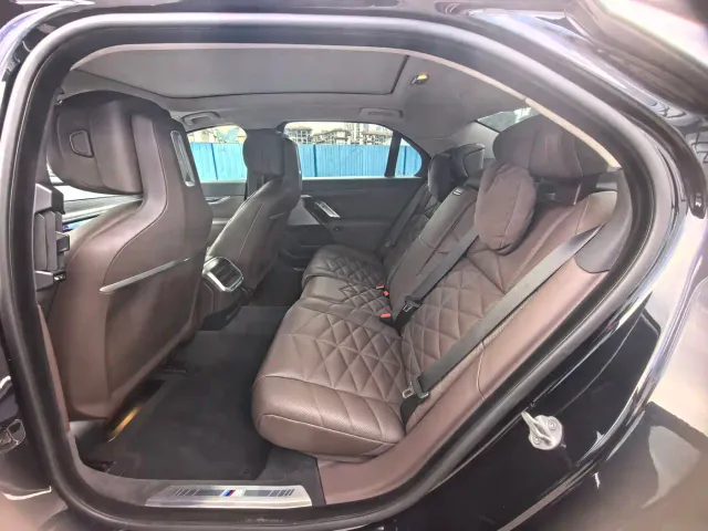 BMW 7 Series — Фото автомобиля 9