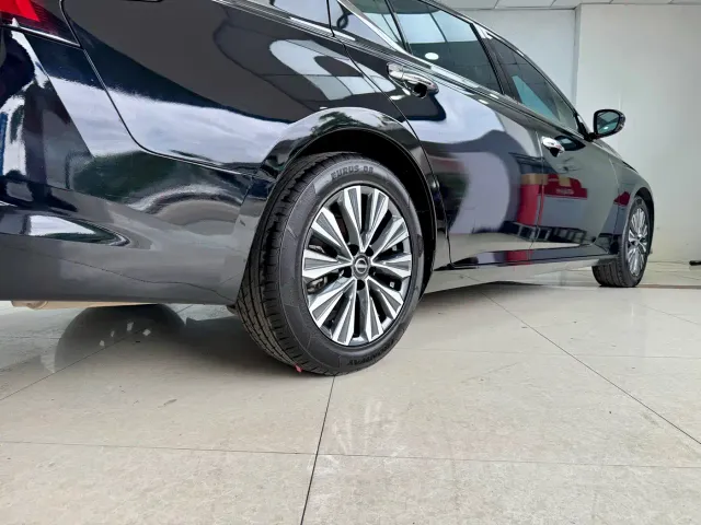 Nissan Teana — Фото автомобиля 19