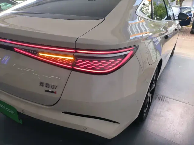 BYD Seal 07 DM-i — Фото автомобиля 7