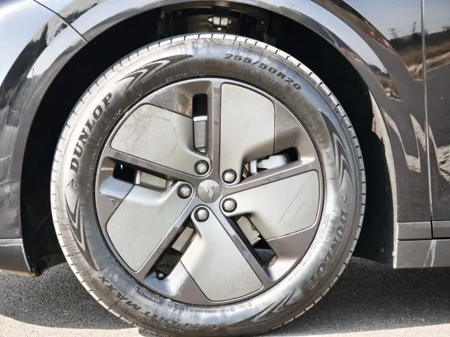Li Auto i6 — Фото автомобиля 16