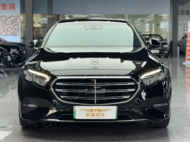 Mercedes-Benz E-Class — Фото автомобиля 2
