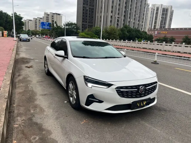 Buick Regal — Фото автомобиля 3