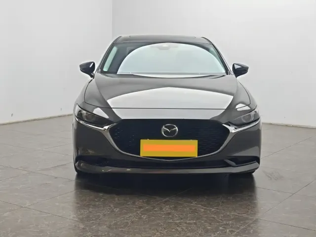 Mazda Axela — Фото автомобиля 5