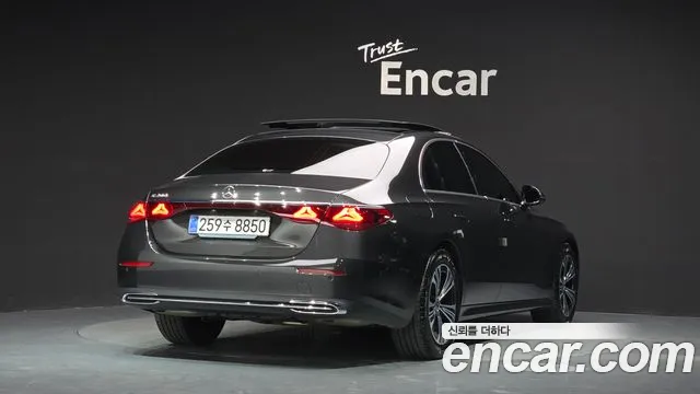 Mercedes-Benz E-Class W214 — Фото автомобиля 2