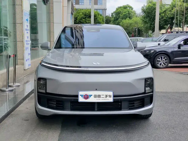 Li Auto L9 — Фото автомобиля 2