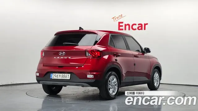 Hyundai Venue — Фото автомобиля 2