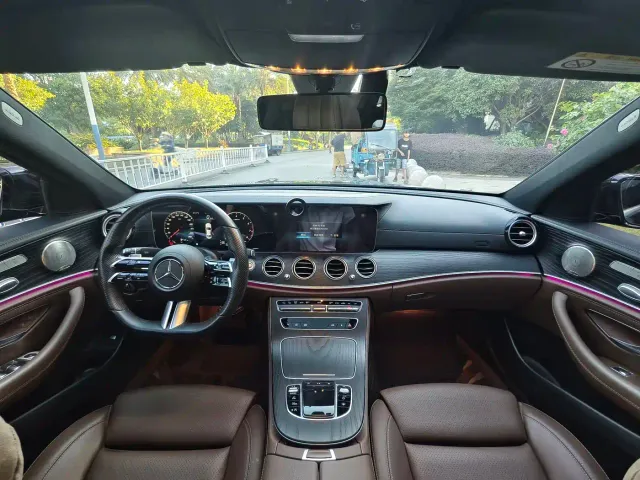 Mercedes-Benz E-Class — Фото автомобиля 14