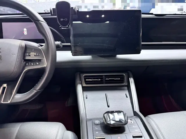 BYD Qin L — Фото автомобиля 12