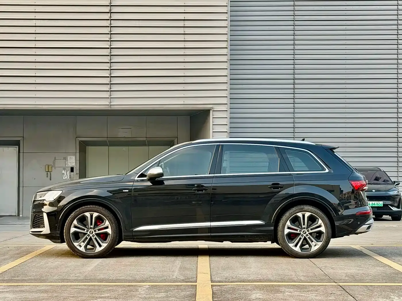 Audi Audi Q7 2022 55 TFSI quattro S line Premium — Фото автомобиля 7
