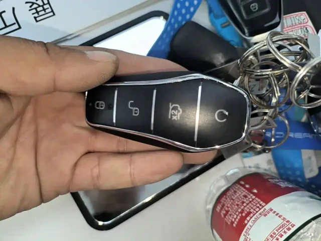 BYD Seal 07 DM-i — Фото автомобиля 8