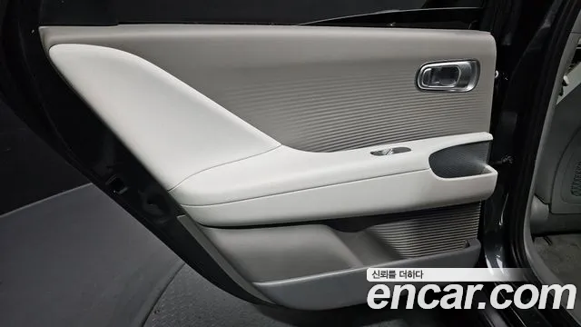 Hyundai Ioniq 6 — Фото автомобиля 14
