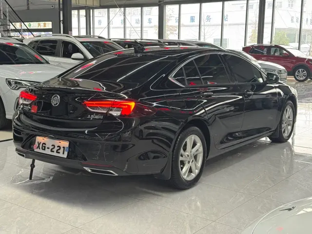 Buick Regal — Фото автомобиля 8