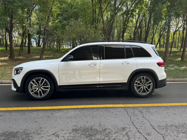 Mercedes-Benz GLB AMG — Фото автомобиля 4