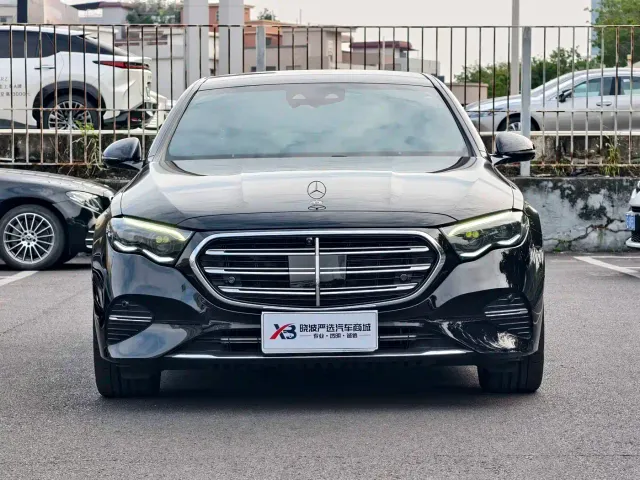 Mercedes-Benz E-Class — Фото автомобиля 2