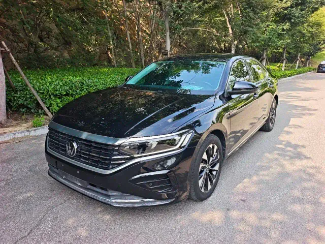 Volkswagen Passat — Фото автомобиля 4
