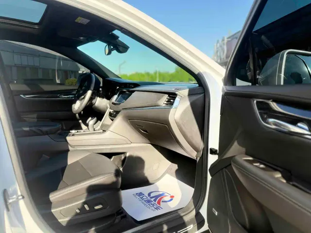 Cadillac XT5 — Фото автомобиля 12