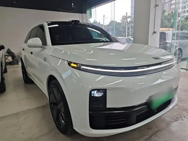 Li Auto L7 — Фото автомобиля 3