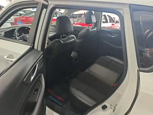 Changan CS35 Plus — Фото автомобиля 16