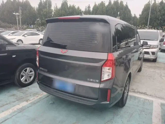 Wuling Zhengcheng — Фото автомобиля 6