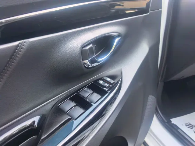 Toyota YARiS L Zhi Xuan — Фото автомобиля 5