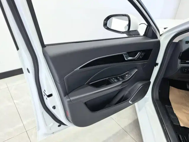 Bestune B70 — Фото автомобиля 7