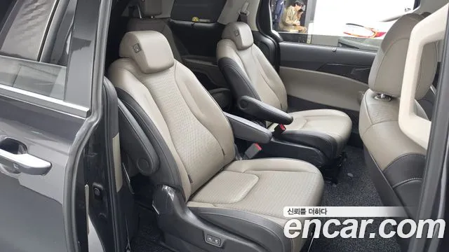 Kia Carnival 4th Gen — Фото автомобиля 17