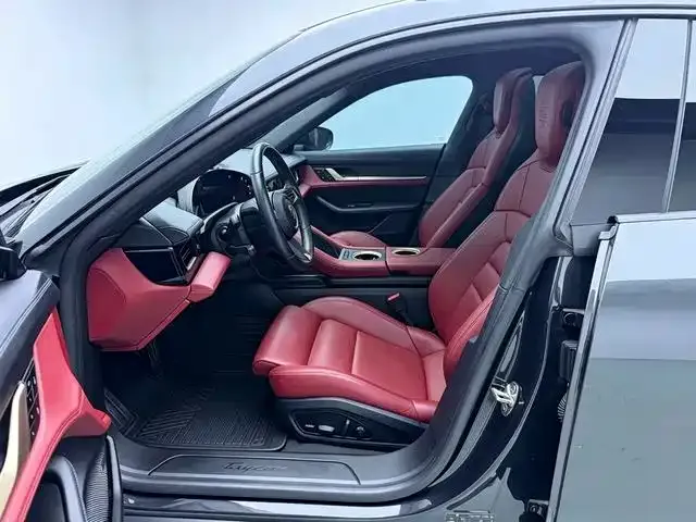 Porsche Taycan — Фото автомобиля 12